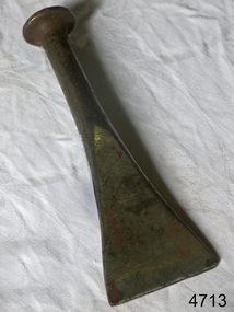 Caulking iron