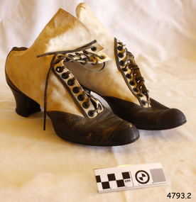 UNUSUAL VICTORIAN 19TH C LEATHER HIGH HEEL BOOTS / SHOES W SCALLOPED TOP