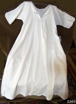 Simple long nightgown with long sleeves and embroidered decoration