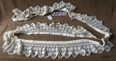Textile - Tablecloth Edging