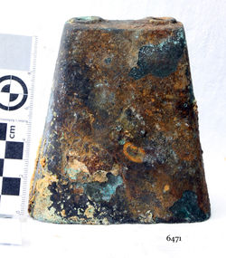 Surface has encrustations and is affected by corrosion. Handle ismissing.