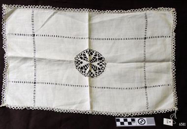 Rectangular tray cloth with decorative centre and ending
