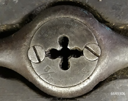 Inscriptions include maker's details and siqe