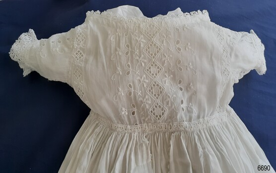 Broderie Anglaise fabric, long sleeves with lace trim