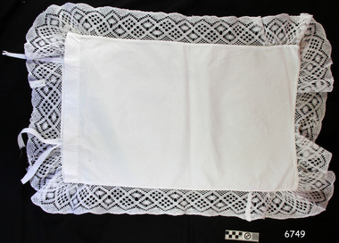 Textile - Pillow Case, Vera and Aurelia Giles, Late 19th to Early 20th centuries