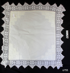 Textile - Tablecloth, Mary Jane Giles (Mrs Harry Giles), Late 19th to Early 20th Century