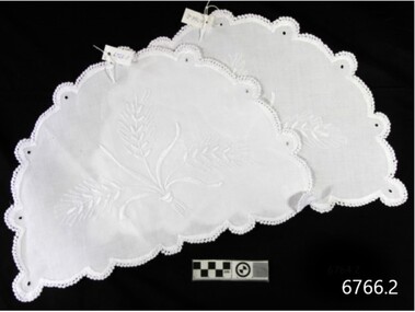 Textile - Tea Cosy, Mary Jane Giles (Mrs Harry Giles), Late 19th to Early 20th Century