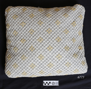 Textile - Cushion, Vera and Aurelia Giles, 1880-1920