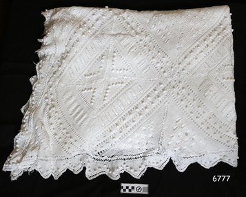 Textile - Bedspread, Vera and Aurelia Giles, Late 19th to Early 20th Century
