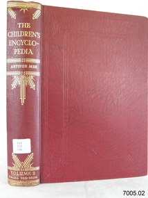 Book, The Childrens Encyclopedia Vol 2