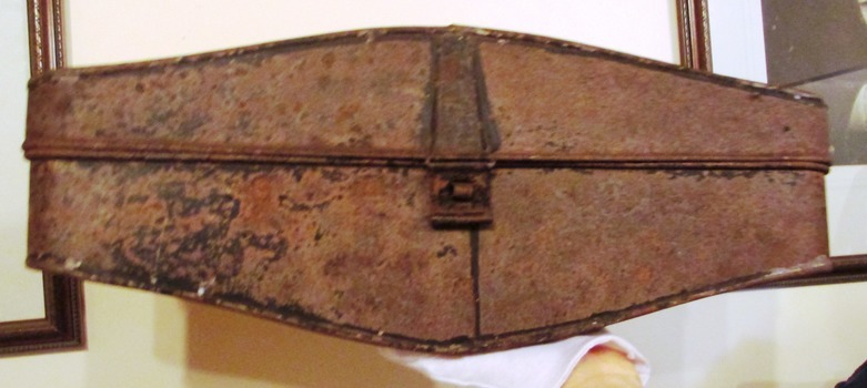 Case has closure fitting, also metal 