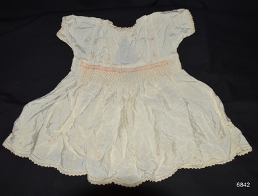 short sleeved dress with gathered waist