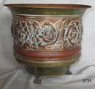 Container, late 19th to early 20th century