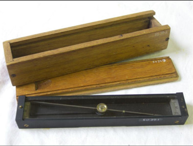 Plane Compass, 1941-1943