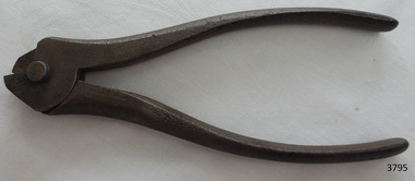 Metal pliers with curved handles and blunt tip