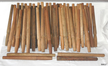Vertical belaying pins with four horizontal on bench in front