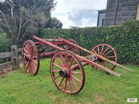 Wagon chassis with red trim.