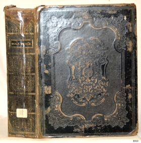 Book, The Holy Bible containing the Old and New Testaments 1871