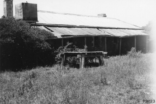 Photograph of the homestead where keys were found