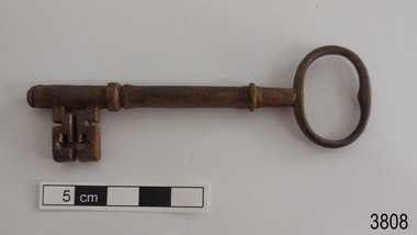 Latch key, iron, with oval handle