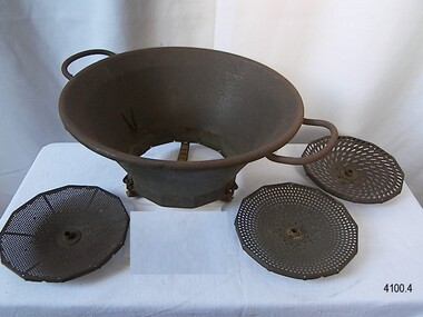 Mill has three interchangeable sieve inserts of various grades