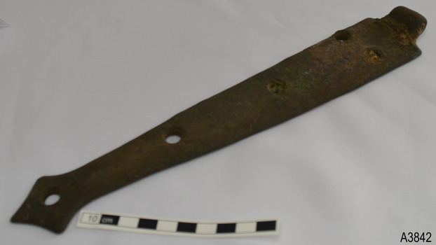 Hinge has arrow point on end, two oval holes and 3 round holes.