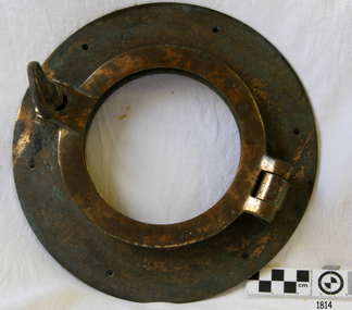 Functional object - Porthole, First half of the 20th century