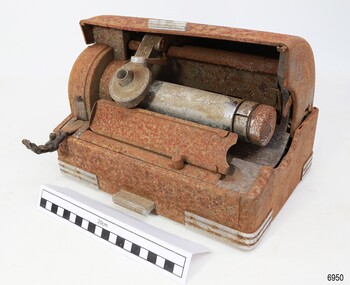 Edison machine with voice recorder love the recording cylinder