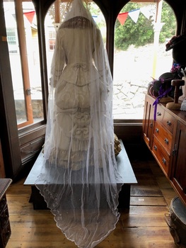 Back view of veil showing length and train.