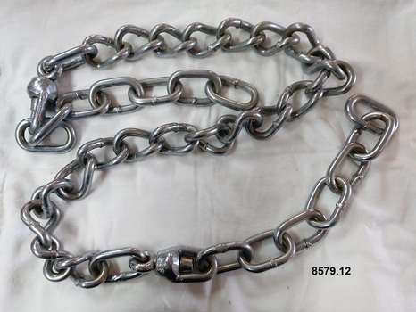 Heavy stainless steel chain with two swivel connectors