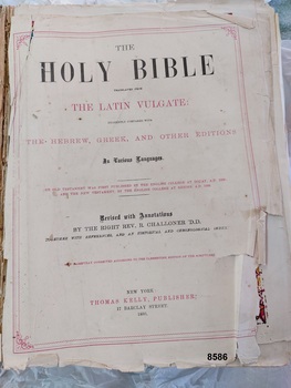 Title page with full title of the Bible, the author of the annotations and the publisher