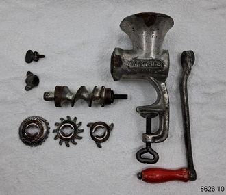 Metal mincer unit with handle, screws, cutter and ends for fineness grades