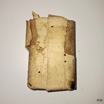 The packets cover is joined at the reverse. The top of the packe is open.