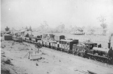 Black and white photographs, Yarra Glen Railway Station