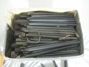 Equipment, Tin of carbon rods