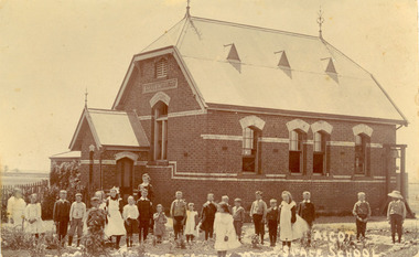 Postcard - Photographic Postcard, Ascot Primary School (No. 2507)
