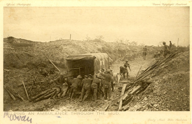 Postcard - black and white, Daily Mail War Pictures, Helping an Ambulance Through the Mud, c1917