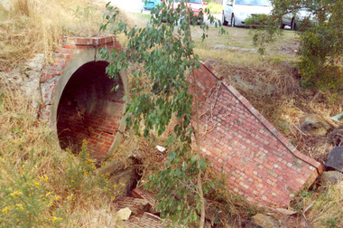 Brick tunnel