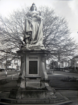 Statue of Queen Victoria