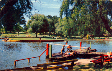 Postcard, Nicolorvue, Eureka Stockade Reserve Swimming Pool, c1982