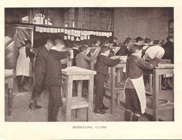 Image, Black and white, Modelling Class, 1915