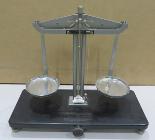 Instrument - Balance, Griffen & George Limited, Griffin and George Minor Beam Balance