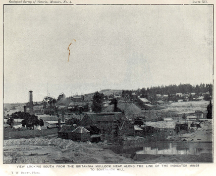 Mines and houses in Ballarat East