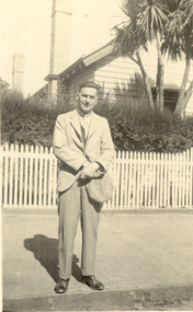 Photograph - Black and White, Arthur Stevens, Frank Wright in Pleasant Street, Ballarat, 1928, 02/1928