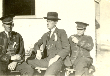 Photograph - black and white, Percy James, Members of the City of Ballarat Band at the Queens Hotel, Toowoomba, 1922, Easter 1922