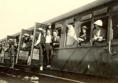 Photograph - Photograph - Black and white, Members of the City of Ballarat Band on the way to Brisbane, 1923, Easter 1923
