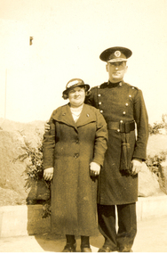 Photograph - Black and White, Frank Wright and Mrs Gilmour, Morecombe, 1934, July 1934