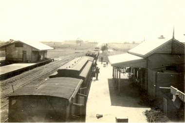 Train at the Allendale Railway Station, 1922
