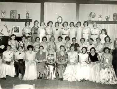 Photograph - black and white, Residents at the Ballarat Teachers' College Hostel, 130 Victoria Street, Ballarat East
