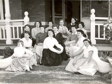 Photograph - black and white, Residents of the Ballarat Teachers' College Hostel, 130 Victoria Street, Ballarat East